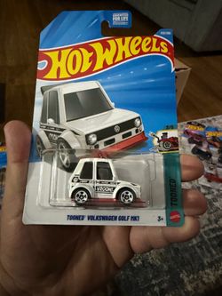 Hot wheels TOONED® VOLKSWAGEN GOLF MK1 $3