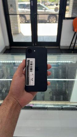 iPhone 16e 128GB (Unlocked)