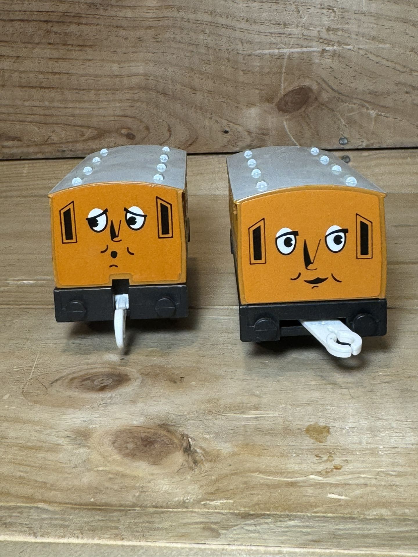 Thomas & Friends Trackmaster Annie & Clarabel Coach Passenger Cars , TOMY 2002