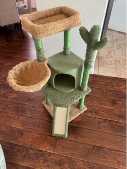 Brand New Cat Scratching Post Kitty Condo