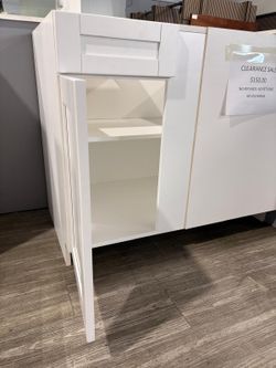 White Shaker Blind Corner 