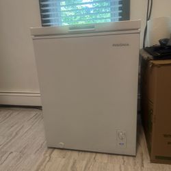 Deep freezer