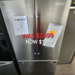 27 Cu. Ft Smart Counter Depth Max French Door Refrigerator With Internal Water Dispenser 
