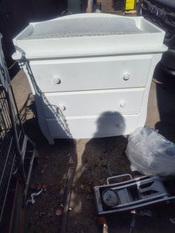 Changing baby dresser