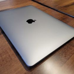 M1 MacBook Air, 8-Core CPU/GPU, 8GB RAM, 512GB W