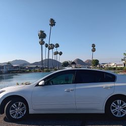 BEAUTIFUL 2010 NISSAN ALTIMA 2.5S 