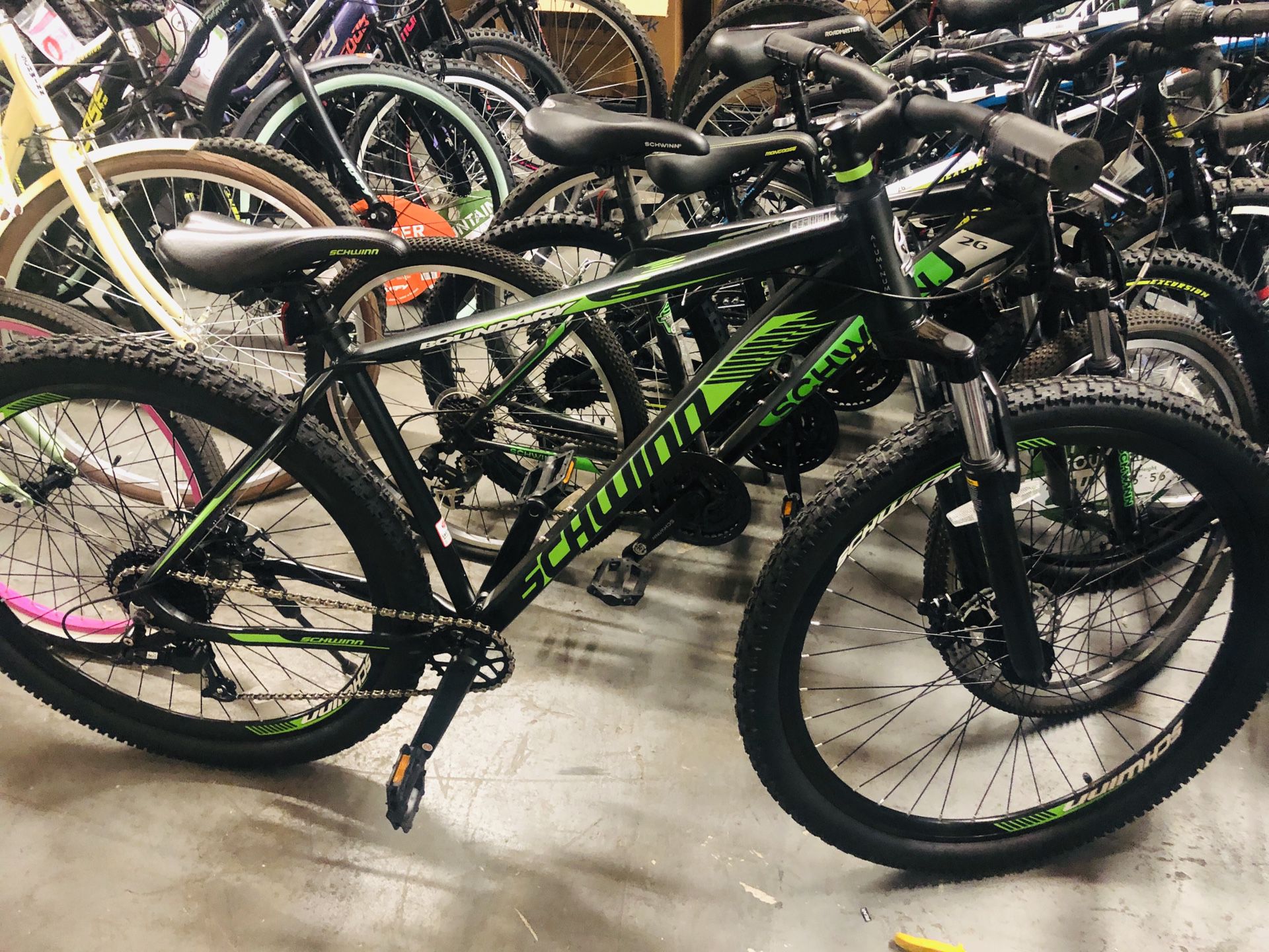 Schwinn Boundary Men's Mountain Bike, 29-inch wheels, 21 speeds, Dark Green and Black