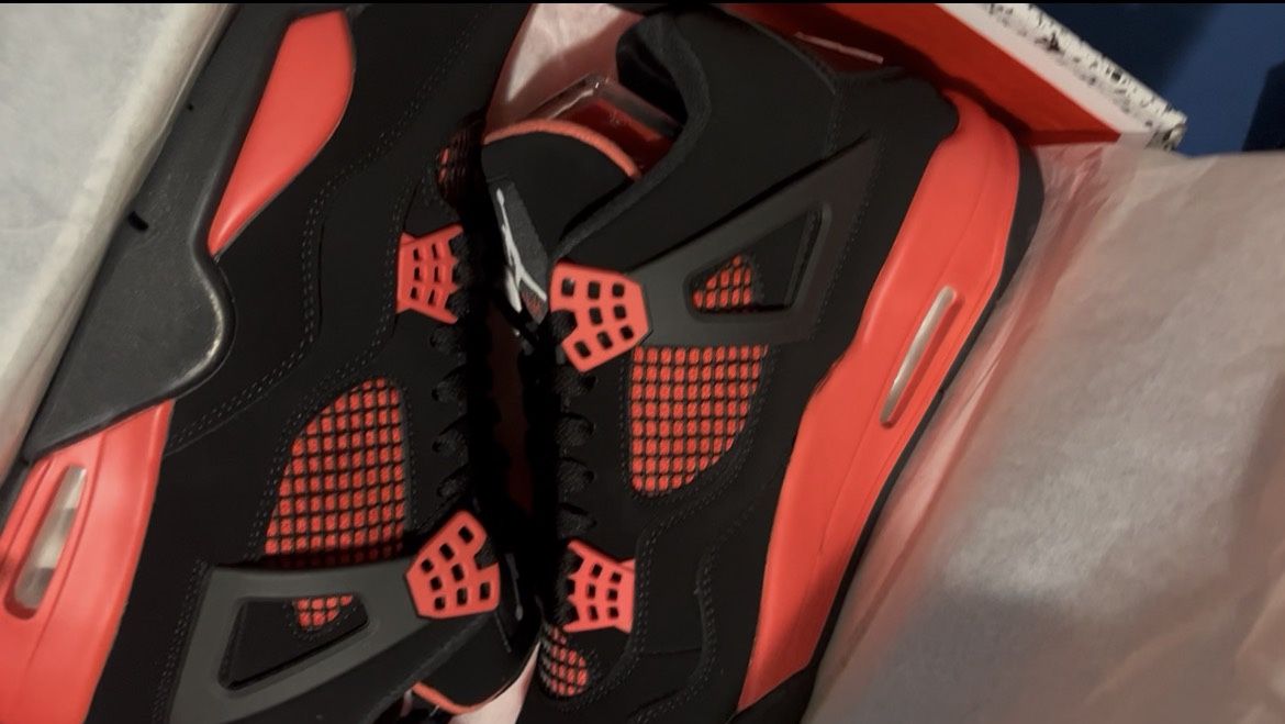 Air Jordan 4 Red Thunders Size 10.5 Men’s