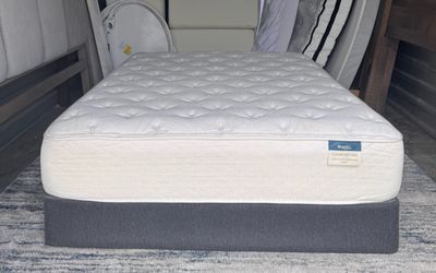 Queen Size Mattress and Boxspring