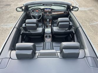2011 BMW 328i Hardtop Convertible /// M sport package , fully loaded with Black Rims and Navigation and more..  FINANCING AVAILABLE THROUGH LENDERS! C