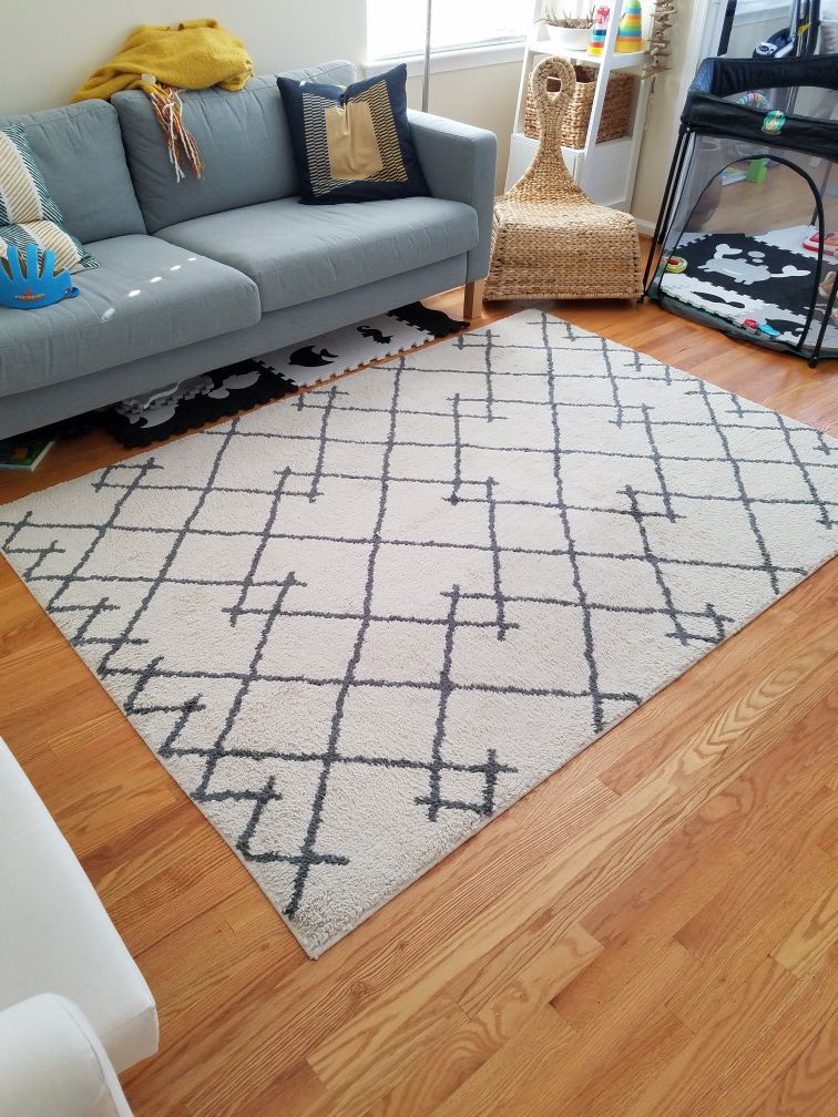 Graphic rug