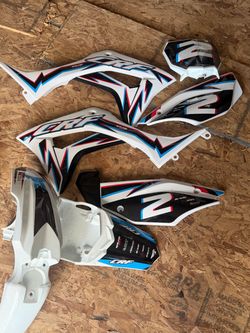 2025 crf110 plastics