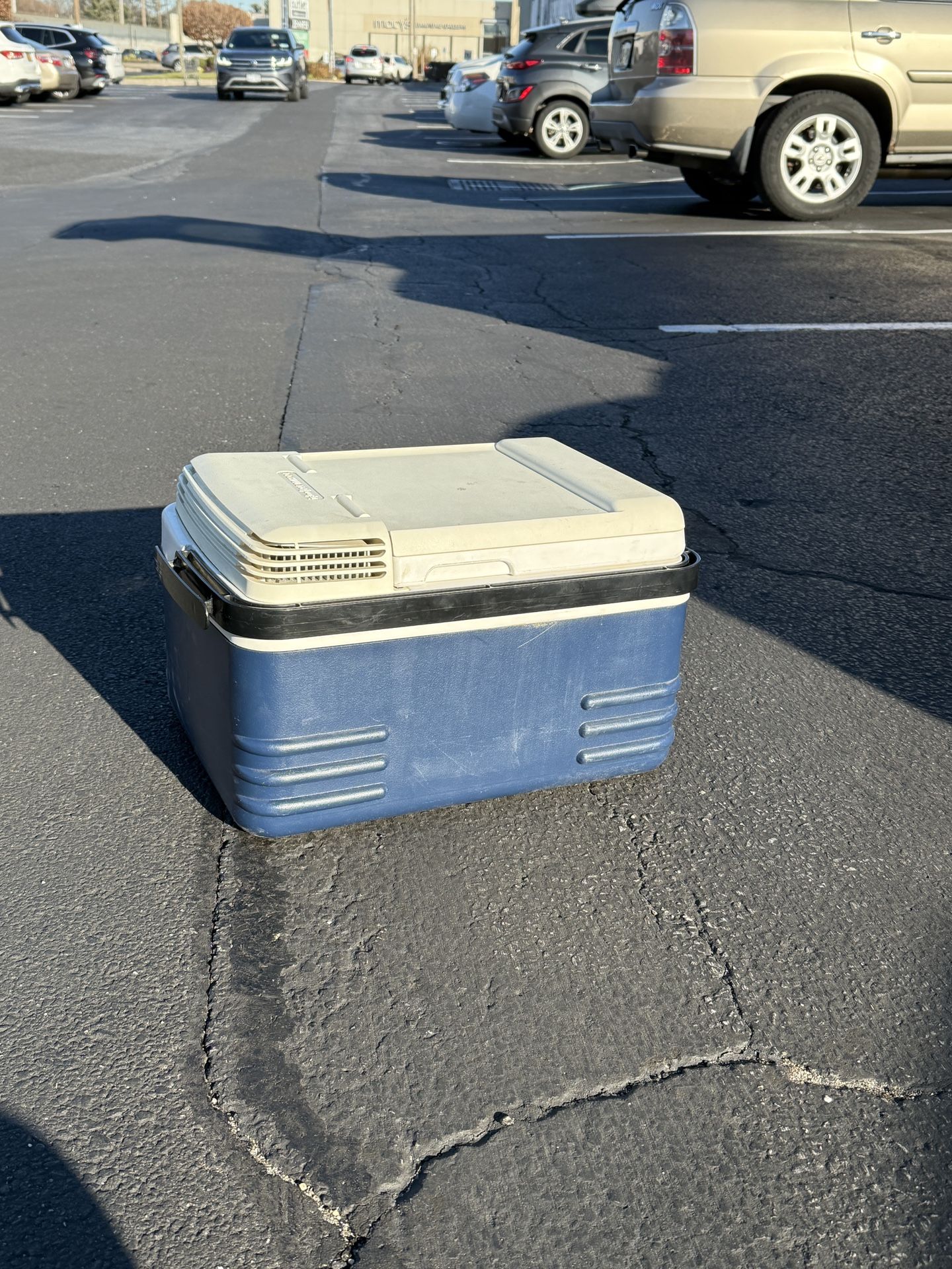Igloo Plentikool, RV 12v Cooler , w. AC Power Inverter