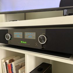 McIntosh RS250 Wireless Loudspeaker System 