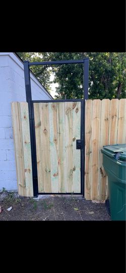 Custom gates & fence