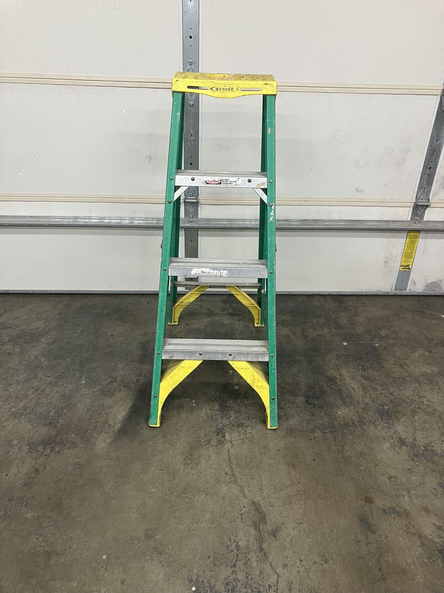 Werner 4’ Fiberglass Stepladder