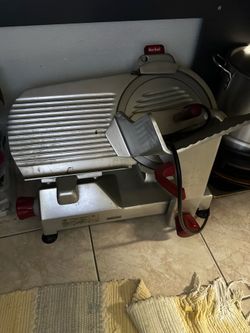 Meat slicer