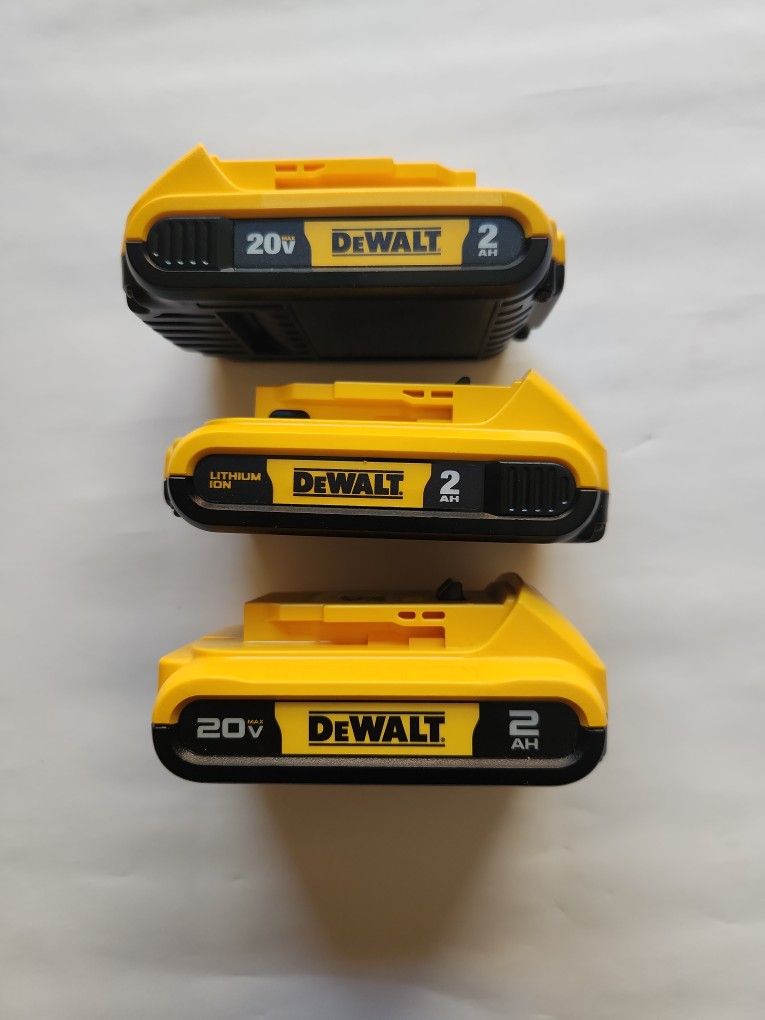 Brand New 3 Pack Of DEWALT DCB203 20 Volt 2.0 Ah Battery