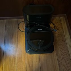 I Home Robot Vacuum With Emptying Tank. 