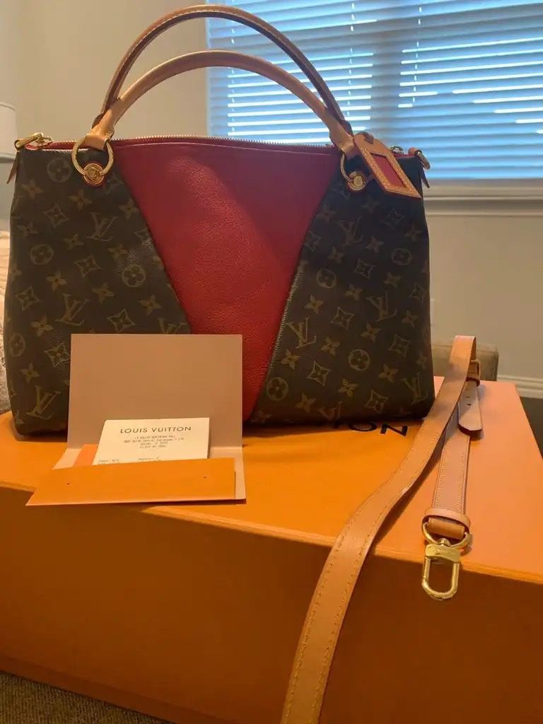 Louis Vuitton Purse / Hand bag