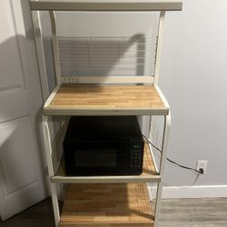 Kitchen storage on wheels