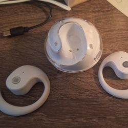 WIRELESS EARPHONE TRANSLATOR  - BY01 WIRELESS HEADPHONES 
