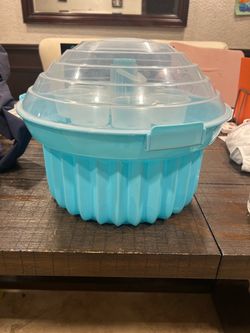 New 24ct cupcake holder