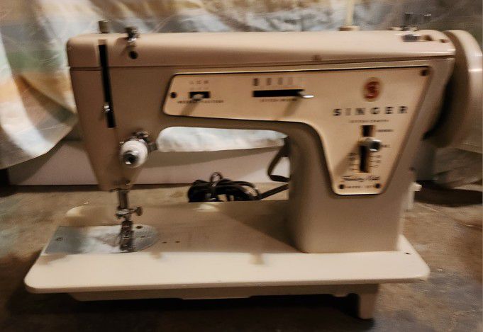 Vintage Singer Sewing Machine Made In Italy