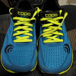 Topo Ultrafly 3 running shoes  sneakers in Ocean/green Size 9.5 - New