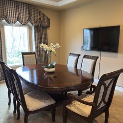 Hardwood Dining Table And Chairs 
