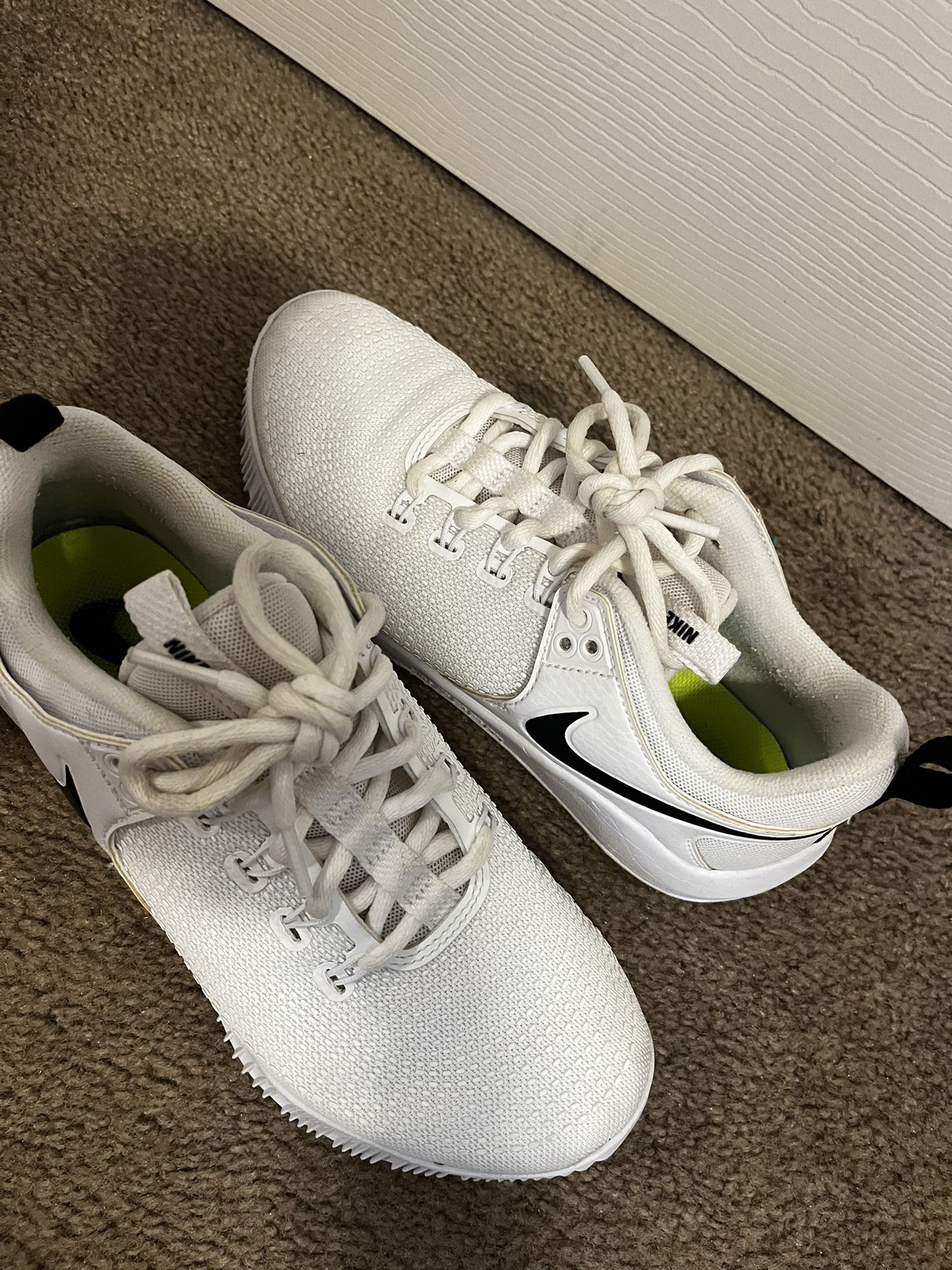 NIKE VOLLEYBALL SHOES