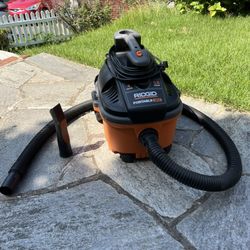 Like New Rigid 4-gallon 5.0 Peak HP Portable Wet / Dry Vac