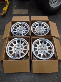 17" METHOD MR703 polished chrome