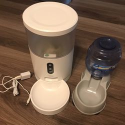 PetMe Auto Small Food Dispenser And Gravity water dispenser