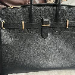Black tote purse