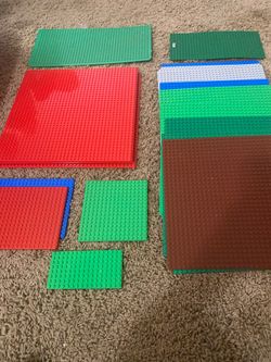 LOT OF (24) BUILDING BLOCK BASEPLATES