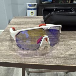 Sunglasses. Adjustable Tint. Chamelo Music Shield (negotiable) Tint-adjustable sports sunglasses with built-in audio