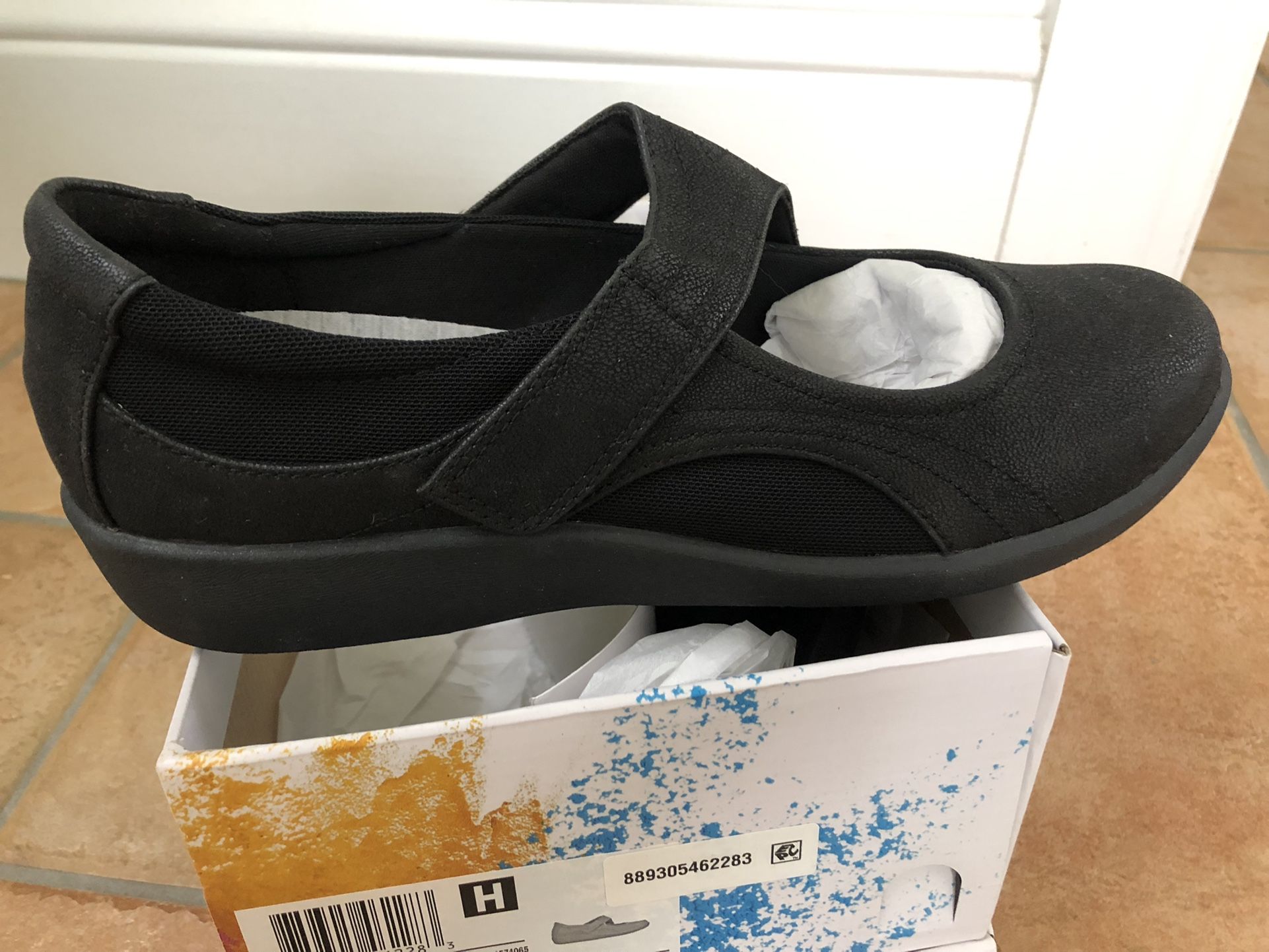 Brand new Ladies Shoes- Reduced