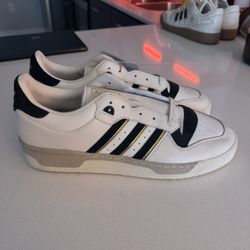 Adidas Brand New classic sneaker (Size 14)