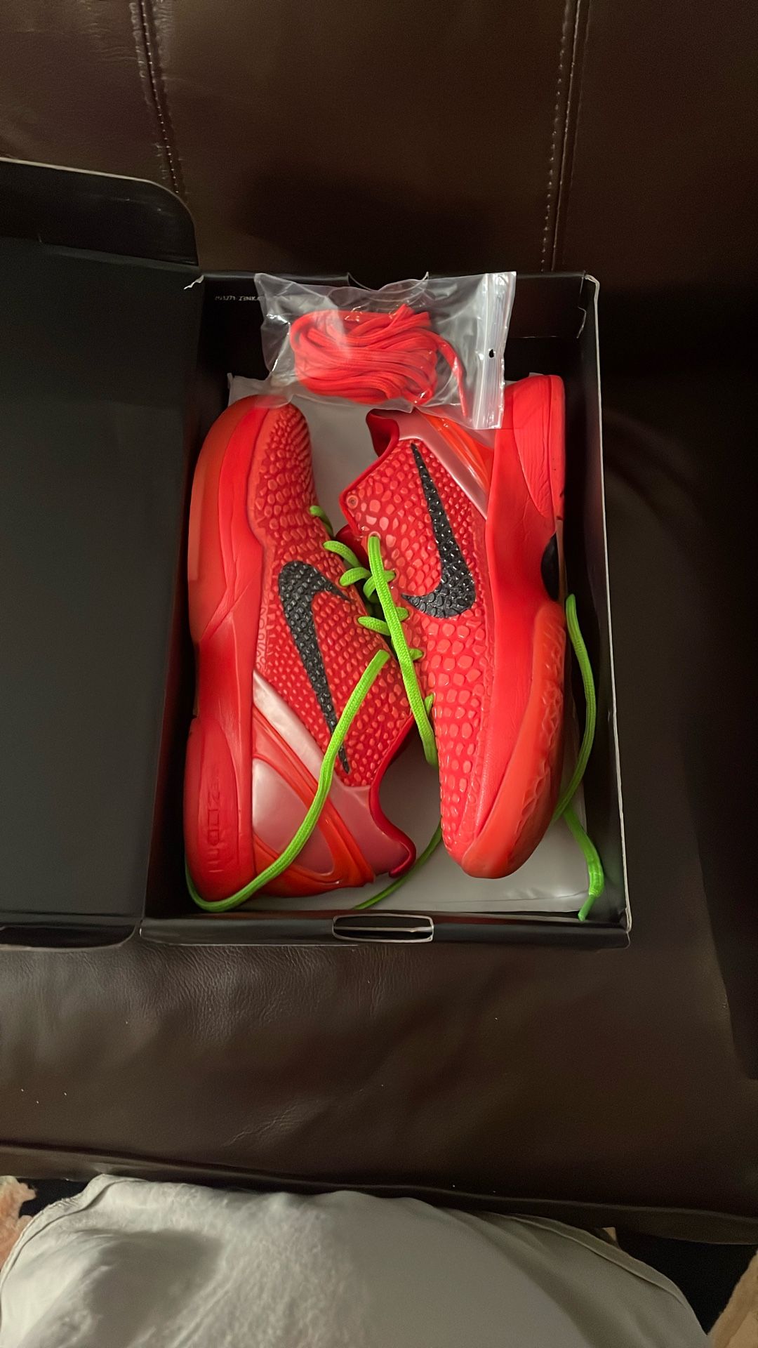 NIKE KOBE 6 REVERSE GRINCHES