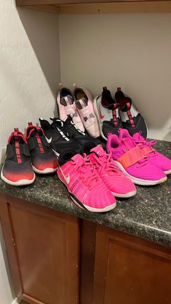 Women’s Nike shoes size 9