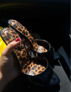 Black cheetah print heels