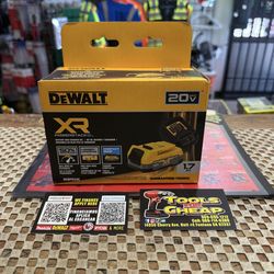 DEWALT 20V MAX XR POWERSTACK Lithium-Ion Battery Starter Kit with 1.7Ah Battery and Charger