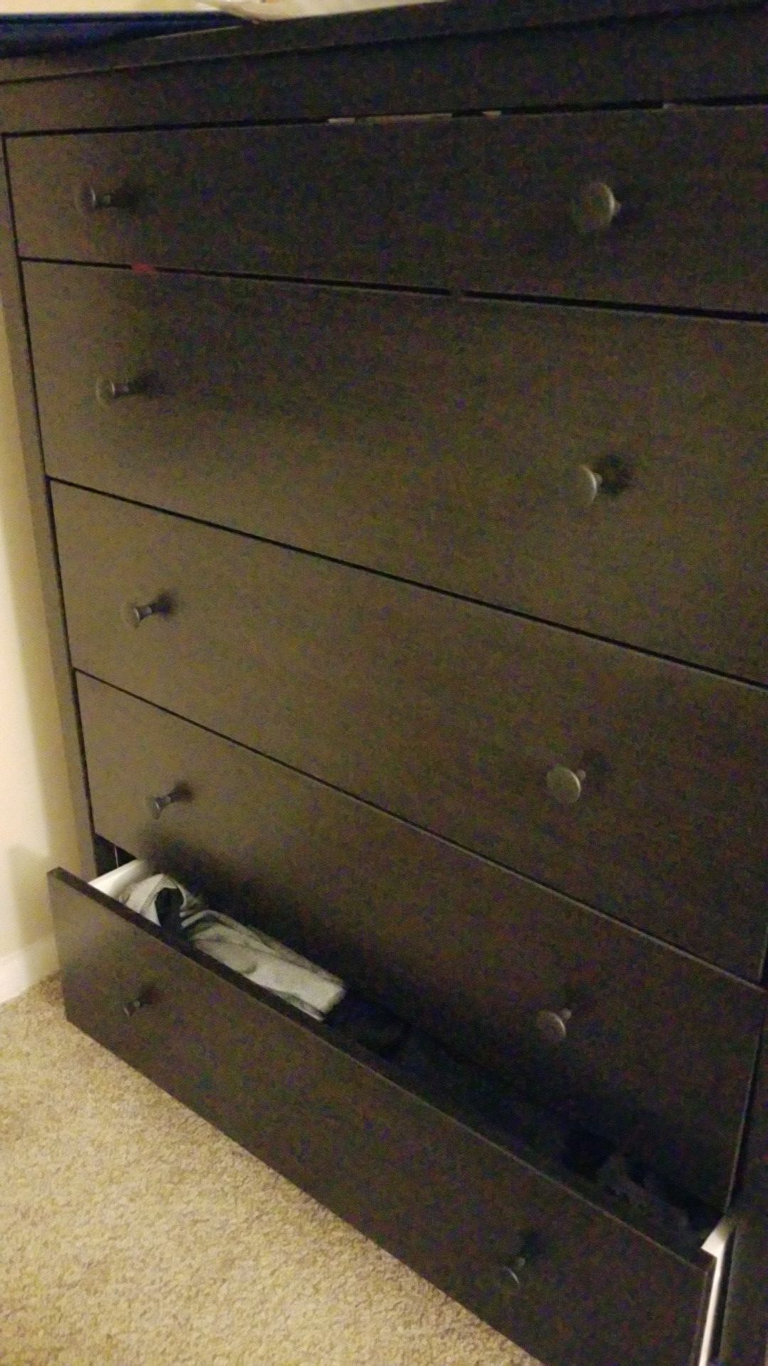 Dresser 5 drawers