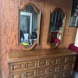 Vintage Drexel Esperado Mid Century Nine Drawer Dresser Bedroom Set 