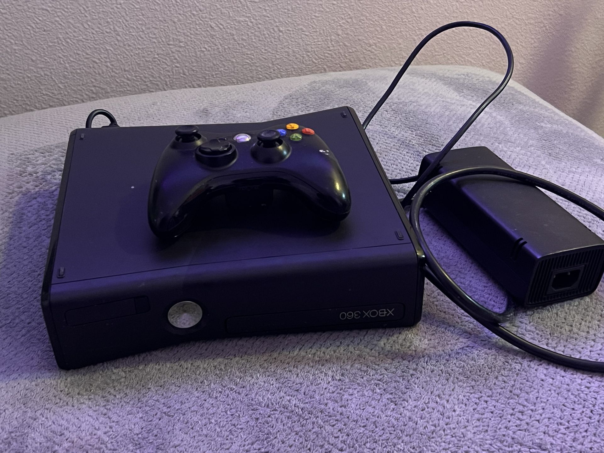 xbox 360 with one controller 