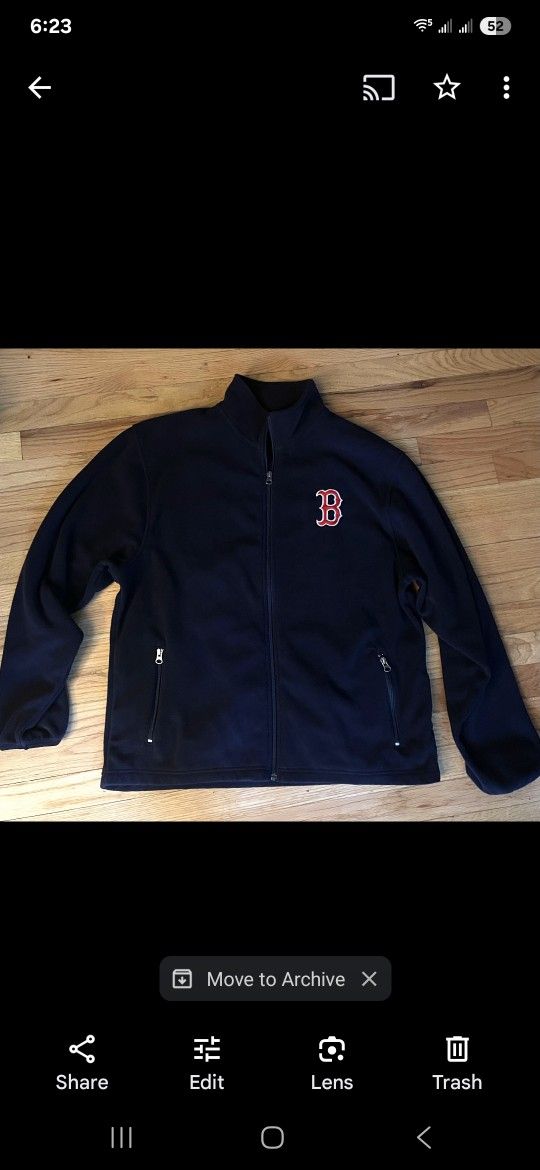 Boston Red Sox Fleece Zip Up Size L NEW