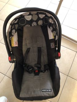 Click connect Graco car seat with base