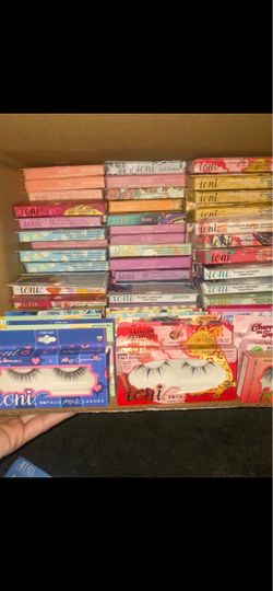 Lashes LASHES LASHES GALLOR!