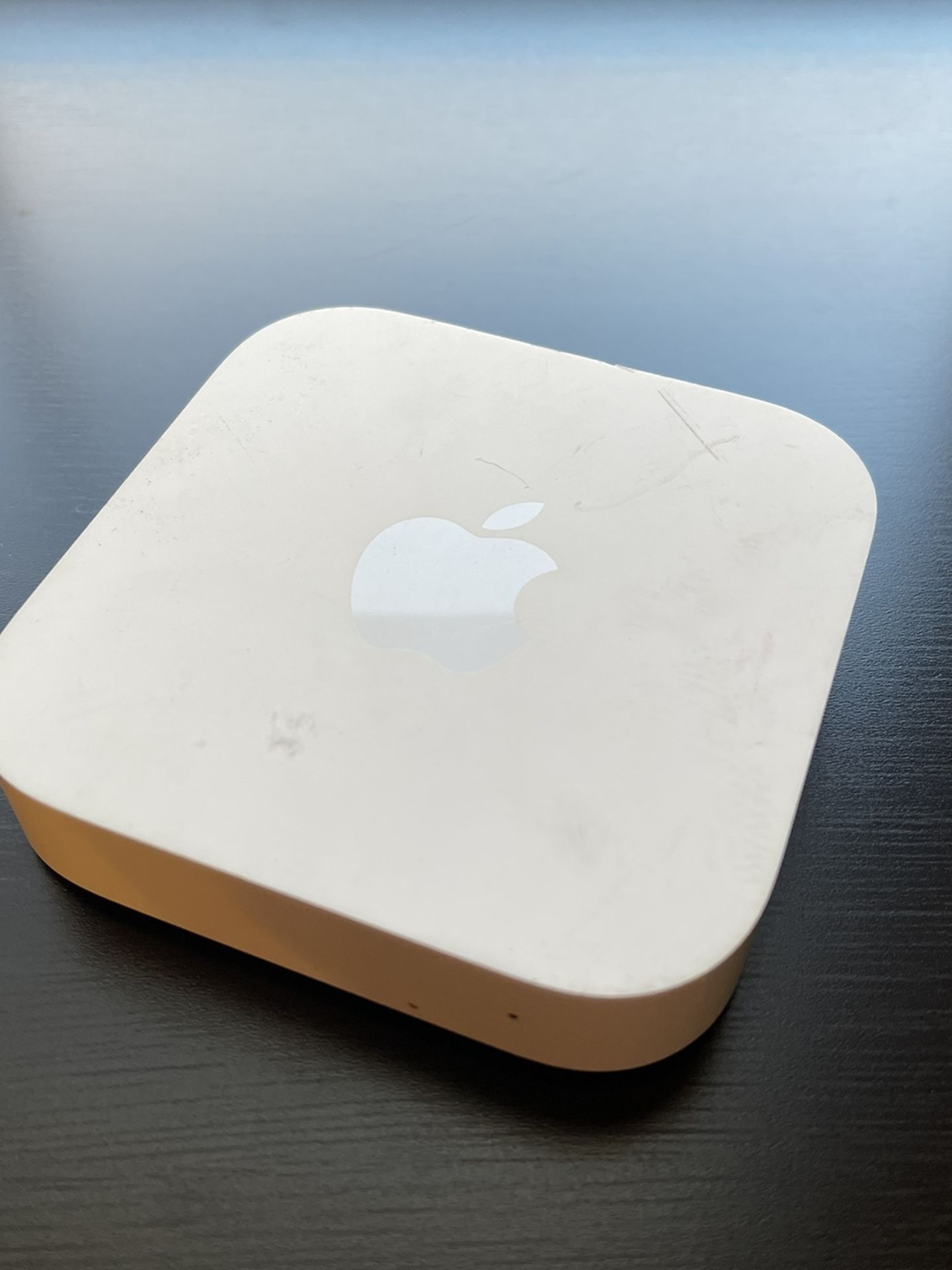 Apple AirPort Express 2nd Gen Wireless WiFi Router / Extender